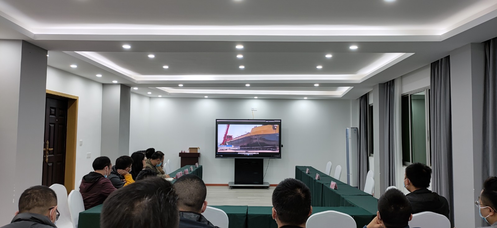 瀘石公司組織集中觀(guān)看生產(chǎn)安全事故警示教育片1.jpg