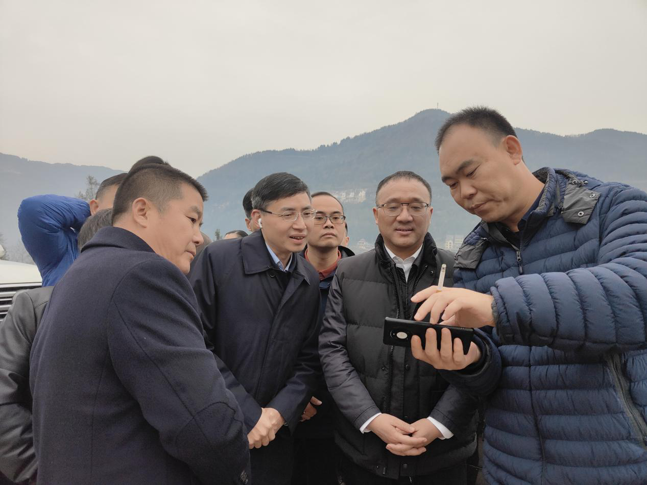 藏高公司副總經(jīng)理袁飛云調研鎮廣高速2.png