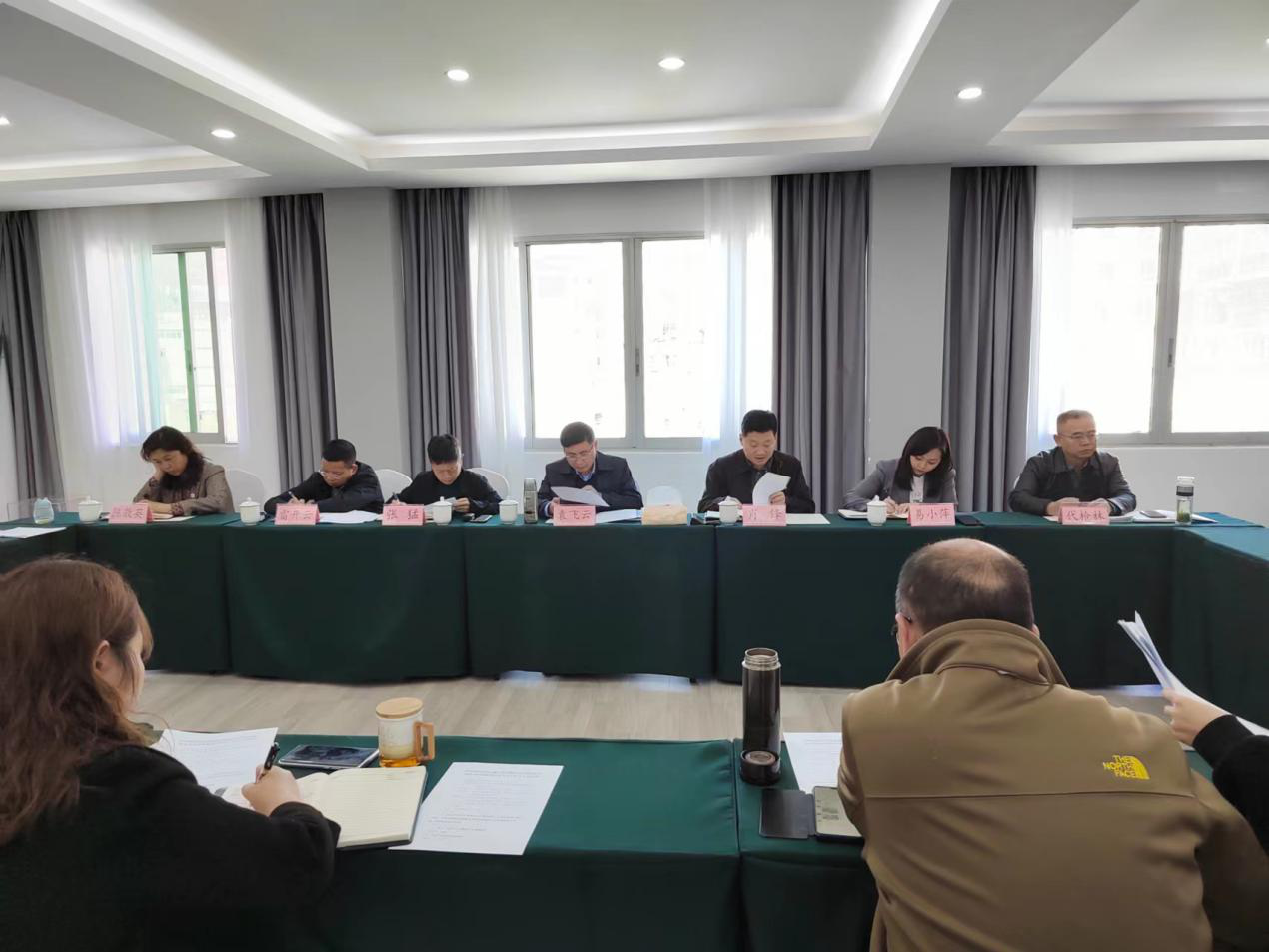 瀘石公司黨委召開(kāi)2022年中心組第3次（擴大）會(huì )暨紀檢工作制度專(zhuān)題學(xué)習1.png